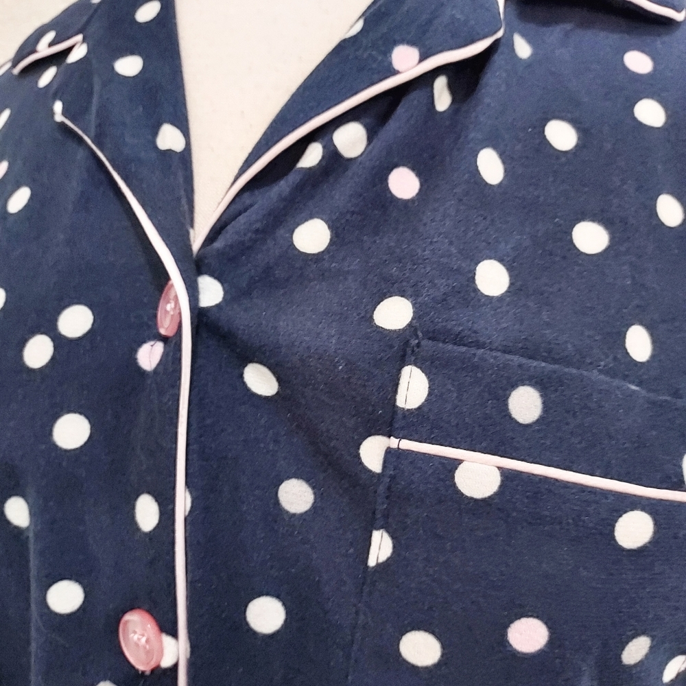 ⭐️5/$20 White Mark Blue & White Polka Dot Button Sleep Top Size Medium - Picture 7 of 10